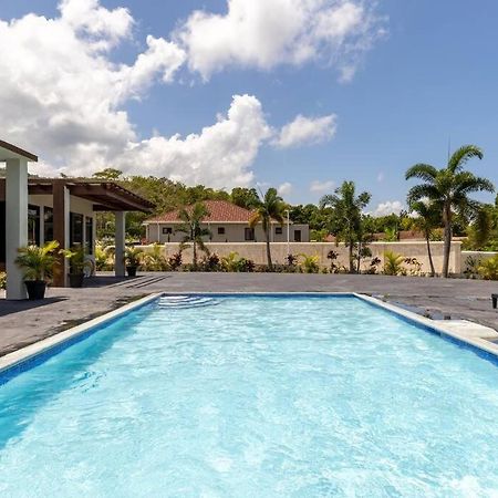 Sun Shine Luxury Villas 2 Bedroom Pool & Gym Ocho Rios St Ann Ngoại thất bức ảnh