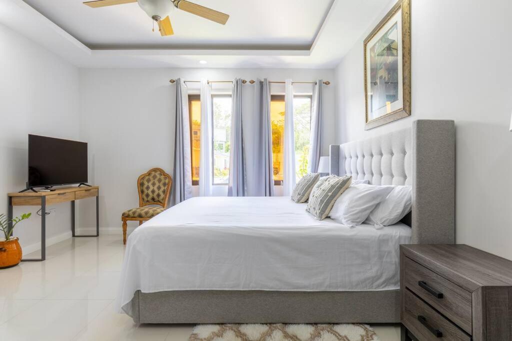 Sun Shine Luxury Villas 2 Bedroom Pool & Gym Ocho Rios St Ann Ngoại thất bức ảnh
