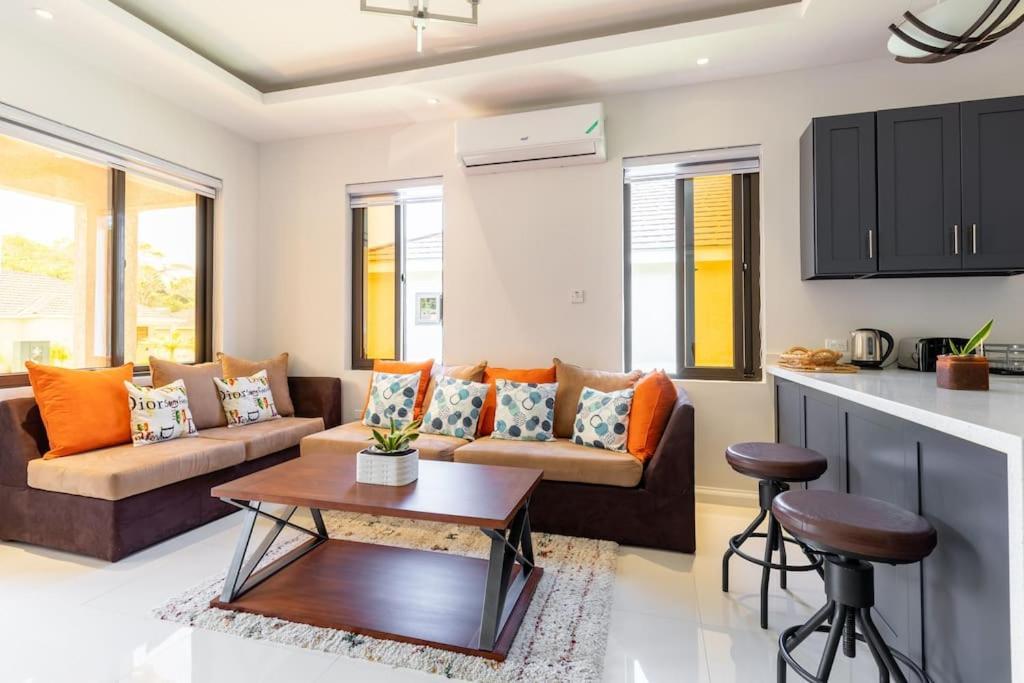 Sun Shine Luxury Villas 2 Bedroom Pool & Gym Ocho Rios St Ann Ngoại thất bức ảnh
